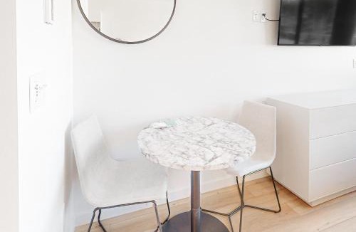 Fraser Hotel | Mellow on Meadow Mile 2B