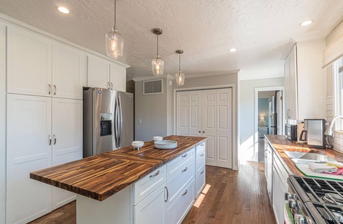 Fruita House | Mesa Manor: Spacious Comfort & Modern Family Retreat