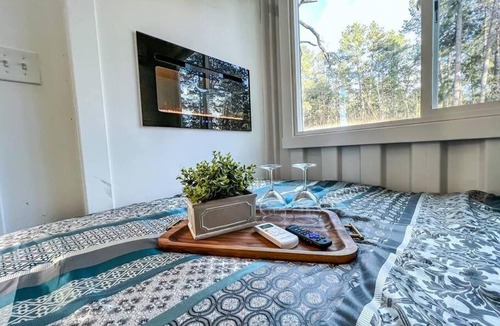 Colorado Springs Villa | Micah Tiny Home #2 Hot Tub on five acres!