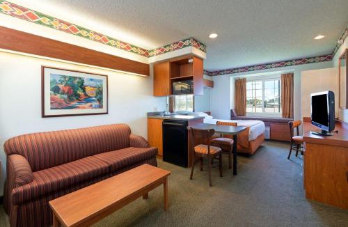 Pueblo Hotel | Microtel Inn and Suites Pueblo