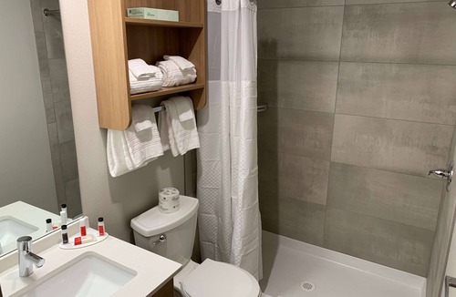 Georgetown Hotel | Microtel Inn & Suites by Wyndham Georgetown Lake