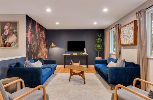 Northwest Arvada House | Mid Summer Night's Dream w Hot Tub Theater Game Room