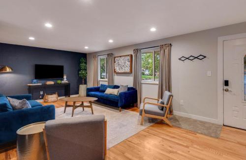 Northwest Arvada House | Mid Summer Night's Dream w Hot Tub Theater Game Room