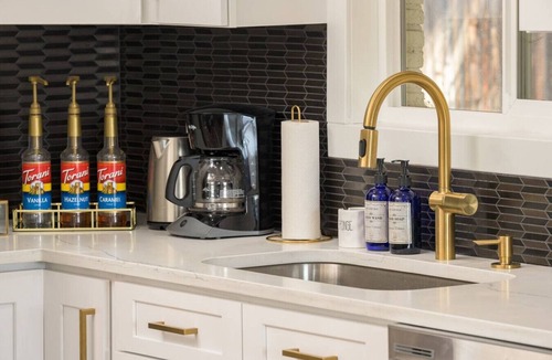 Dupont House | Mile High Haven I HOT TUB I 5BR
