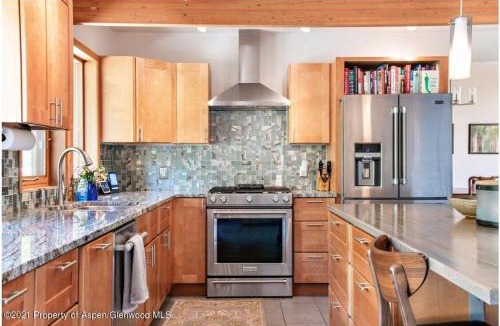 Glenwood Springs Villa | Million Dollar Luxury Villa Ski Fish Hike Raft Mins to downtown