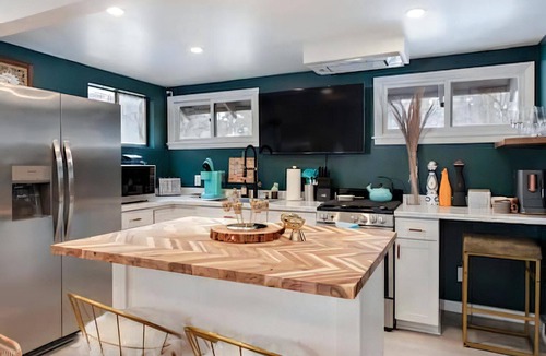 Glenwood Springs House | ★MillionDollarCreeksideTreehouse⛷Hottub⛷Raft mins to downtown/hot springs