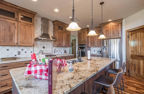 Fruita House | Mimosa Fields: Luxury Stay with Outdoor Retreat