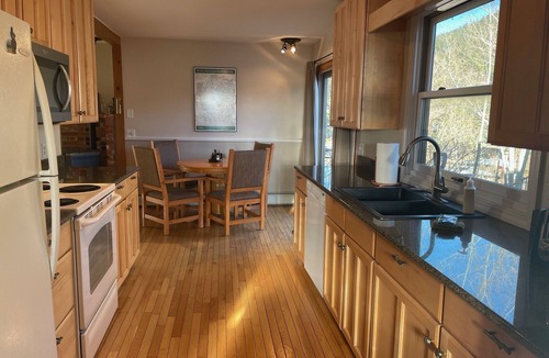 Carriage Hills House | Min. 10% discount 7 day stay, 10 min. to RMNP, Mtn Views, 2 decks, pets allowed