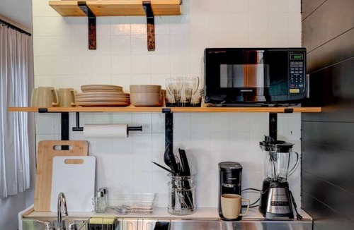 Baldwin Apartment | Mini Studio in Baldwin|Pet friendly|Near Hospitals