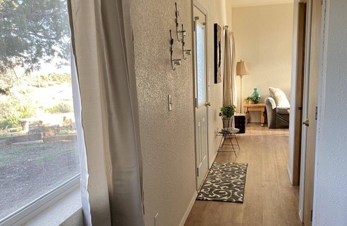Lewis House | Minutes to lake McPhee casita