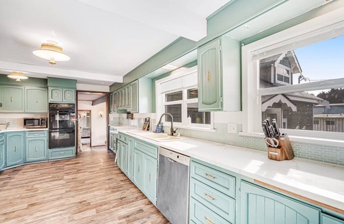 Pacific Beach House | Moby's Pacific Beach Adventure Base - Razor Clamming and Winter Storm