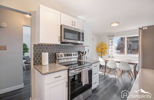 Wheat Ridge Apartment | Mod Rustic Stay Hot Tub Fast Wifi