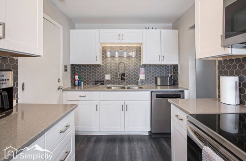 Wheat Ridge Apartment | Mod Rustic Stay Hot Tub Fast Wifi