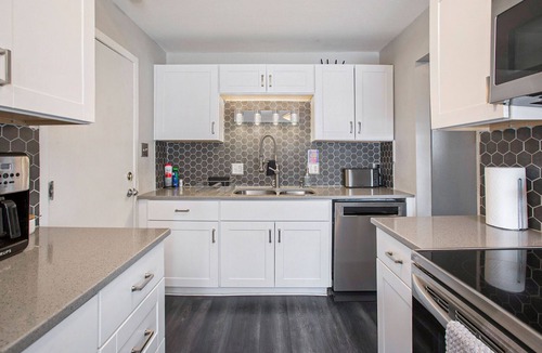 Wheat Ridge House | Mod Rustic Stay in Wheat Ridge with Hot Tub, Fast WiFi, AC
