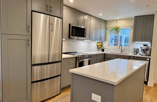 Whittier Condo | Modern 1-bedroom condo on Pearl Street, WiFi, AC, parking