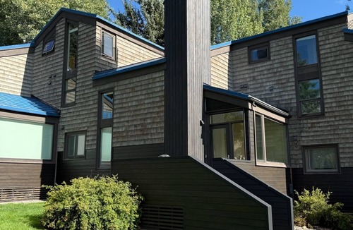 Snowmass Village Condo | Modern 3 bdrm, 3 bath, 3 floor Condo with amenities galore in a GREAT location!