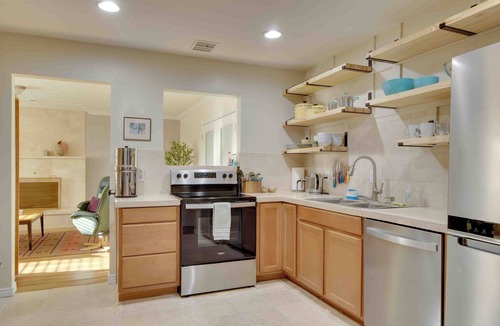 Jewell Heights - Hoffman Heights House | Modern 3BR Retreat Close to Anschutz & Denver Airport