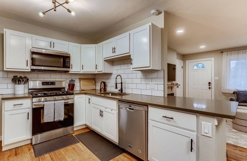 Twin Lakes House | Modern 4BR house near Denver & Boulder