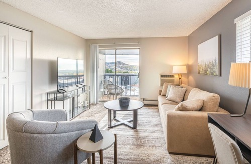 Northwest Colorado Springs Apartment | Modern Apartment in Prime Location (ID7160X43)
