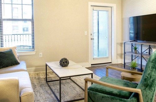 Briargate Apartment | Modern Apartment in Prime Location (ID3545X91)