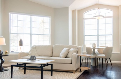 Westridge Apartment | Modern Apartment in Prime Location (ID8406X40)