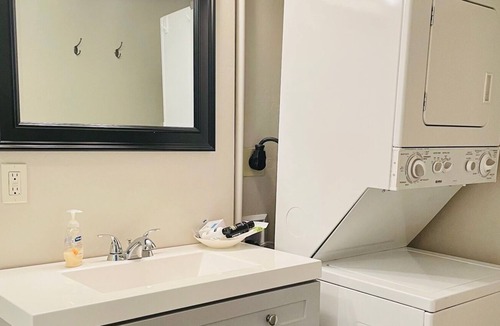Lake City Apartment | Modern Apartment in Lake City
