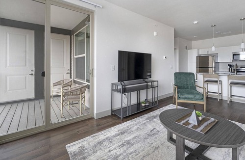 Longmont Apartment | Modern Apartment in Prime Location (ID1195X416)