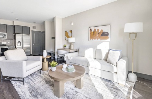 Parker Apartment | Modern Apartment in Prime Location (ID8595X86)