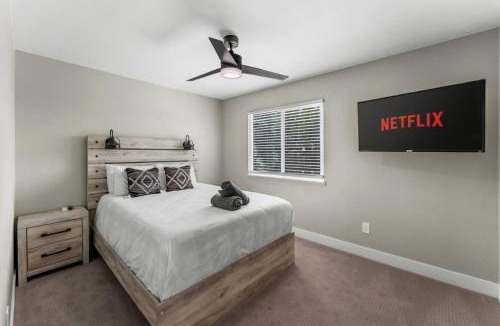 Scenic Heights House | Modern Arvada Duplex Close to Denver and Old Town