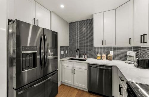 Scenic Heights House | Modern Arvada Duplex Close to Denver and Old Town