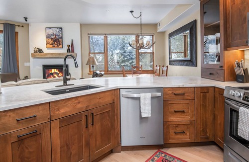 Avon Condo | Modern Avon Condo on river near Free Shuttle to Beaver Creek Skiing, Dining!
