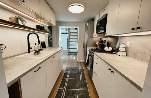 Gunnison House | Modern Bungalow - Pet Friendly - Close to downtown