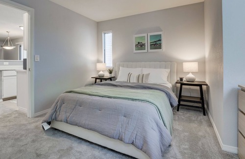 Greenwood Village Condo | Modern Condo w/ Fireplace, Gym, Shared Pool!