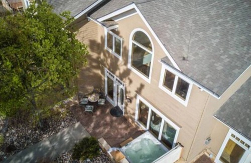 Stanley Hills Condo | Modern condo w/ cozy fireplace, hot tub and Jacuzzi! #347