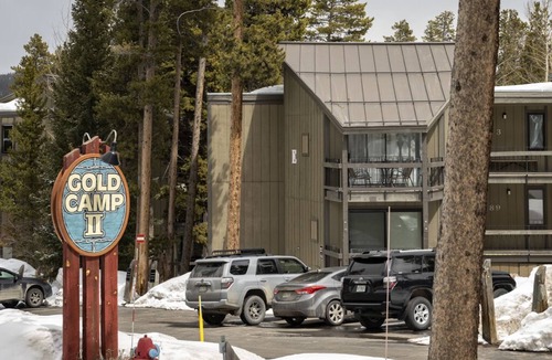 Boulder Ridge Condo | Modern cozy condo located close to ski area and Nordic Center in Breckenridge!