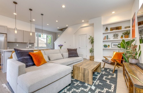 Jefferson Park House | Modern Denver Townhome w/Rooftop Terrace!