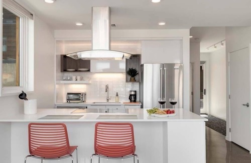 Fort Collins House | Modern Elegance on Linden – Walk/Bike Everywhere!