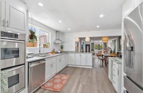 Berkley House | Modern Family Home | Rooftop Patio | Game Room