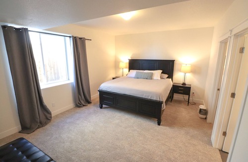Elbert House | Modern farm 2b 2b Walkout Basement Apartment - Falcon , CO