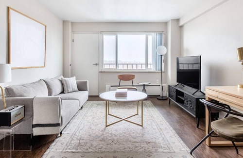 West Highland Apartment | Modern Highland 2BR, walk to Highland Park, Downtown by Blueground