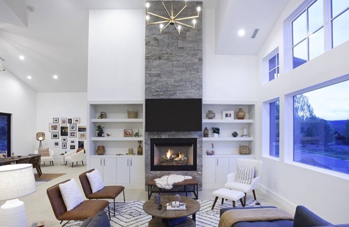 Carbondale House | Modern Hillside Luxury - Newly Built 4b/4b w/ Hot Tub