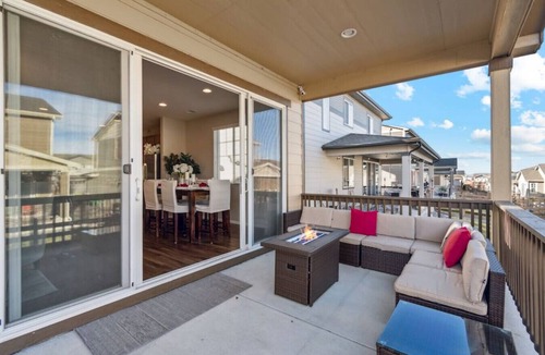 Aurora House | Modern Home: Firepit, Quiet Area, Near DIA & Parks