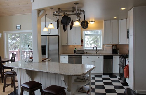 Divide House | Modern home secluded on 55 acres-Breathtaking views of Pikes Peak- Pet Friendly