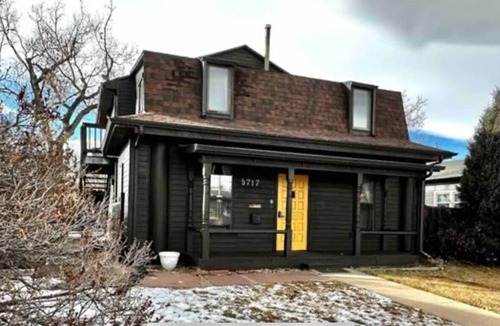 Arvada Apartment | Modern, Light Basement Apartmentnn