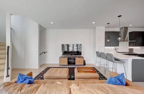 Parker House | Modern - Lux Townhouse w/private garage