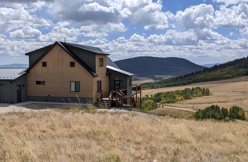Hartsel Cabin | Modern luxurious cabin in the mountains near Fairplay, CO