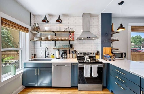 Speer House | Modern Luxury Townhome Steps to Shops & Dining