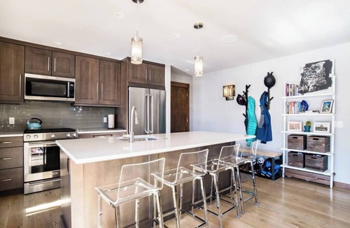 Snowmass Village Apartment | Modern Luxury - 4 Mins To Lifts - Jacuzzi - Sauna