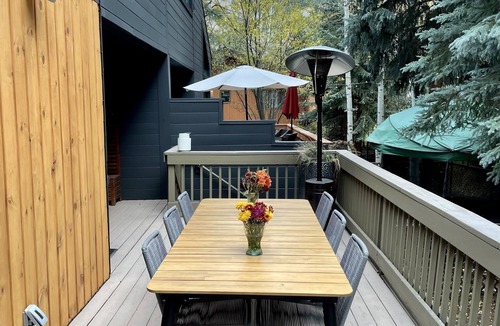 Eagle-Vail House | Modern mountain ski home ~ Hot tub, fireplace, King beds