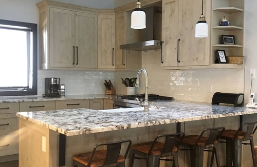 Avon House | Modern Mountain Townhome- A Spacious Retreat For Your Getaway!